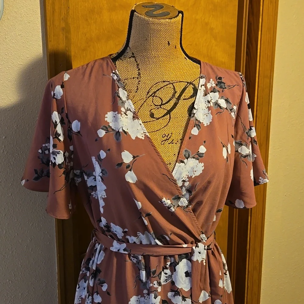 WEST KEI Floral Hi-Lo Dress in Dusty Pink - Picture 5 of 11